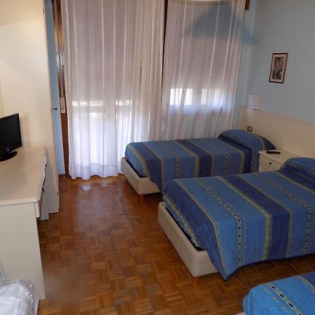 Hotel Udinese Da Aldo 耶索洛 外观 照片